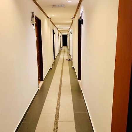D Lima Beach Inn Pantai Cenang  Eksteriør billede