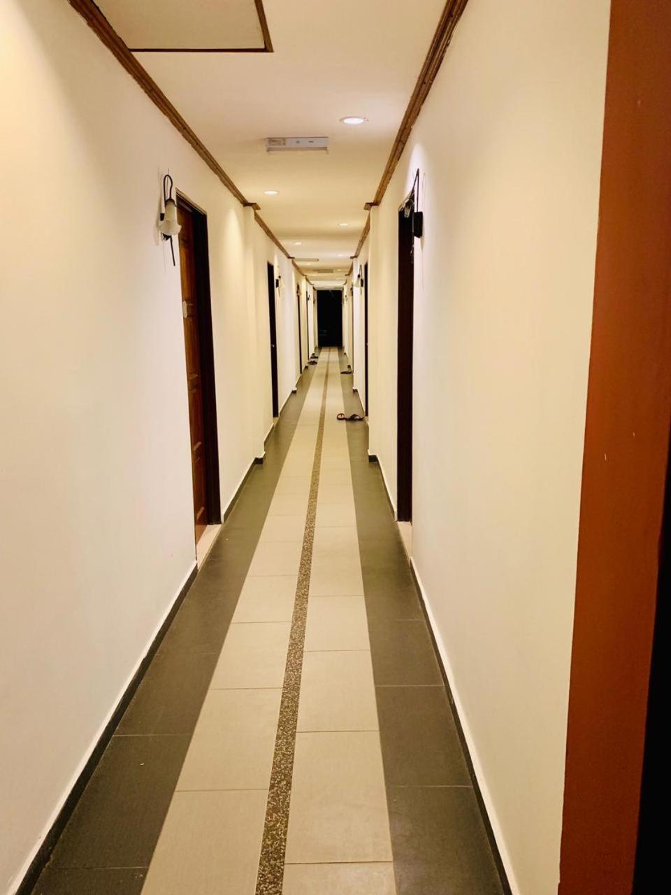 D Lima Beach Inn Pantai Cenang  Eksteriør billede