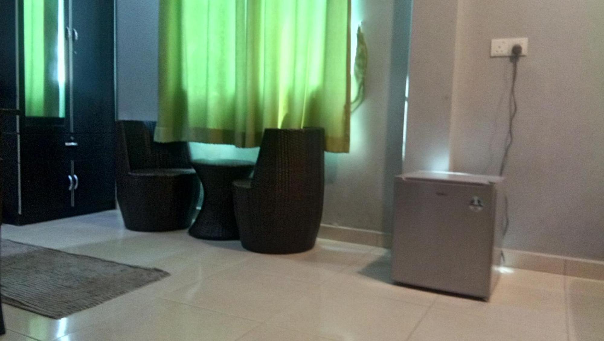 D Lima Beach Inn Pantai Cenang  Eksteriør billede