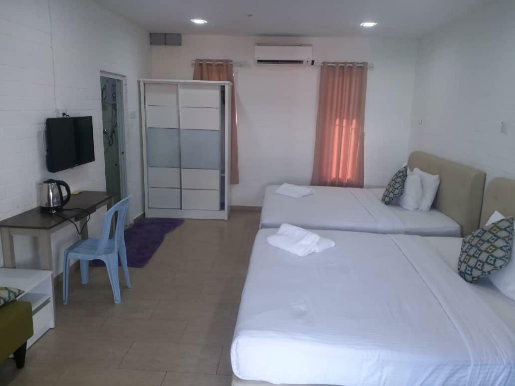 D Lima Beach Inn Pantai Cenang  Eksteriør billede