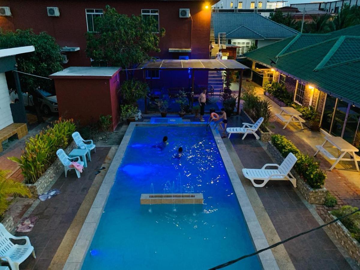 D Lima Beach Inn Pantai Cenang  Eksteriør billede