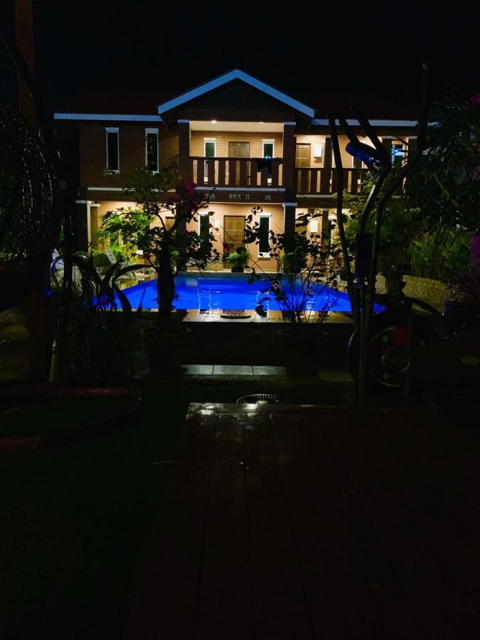 D Lima Beach Inn Pantai Cenang  Eksteriør billede